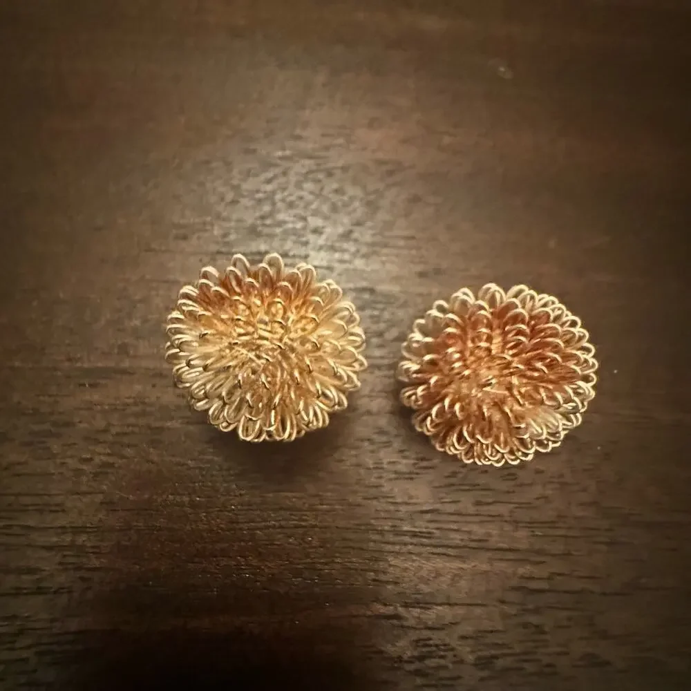 VTG Gold Tone‎ Star Burst Clip on Earrings & Brooch Flower Retro Round Studs